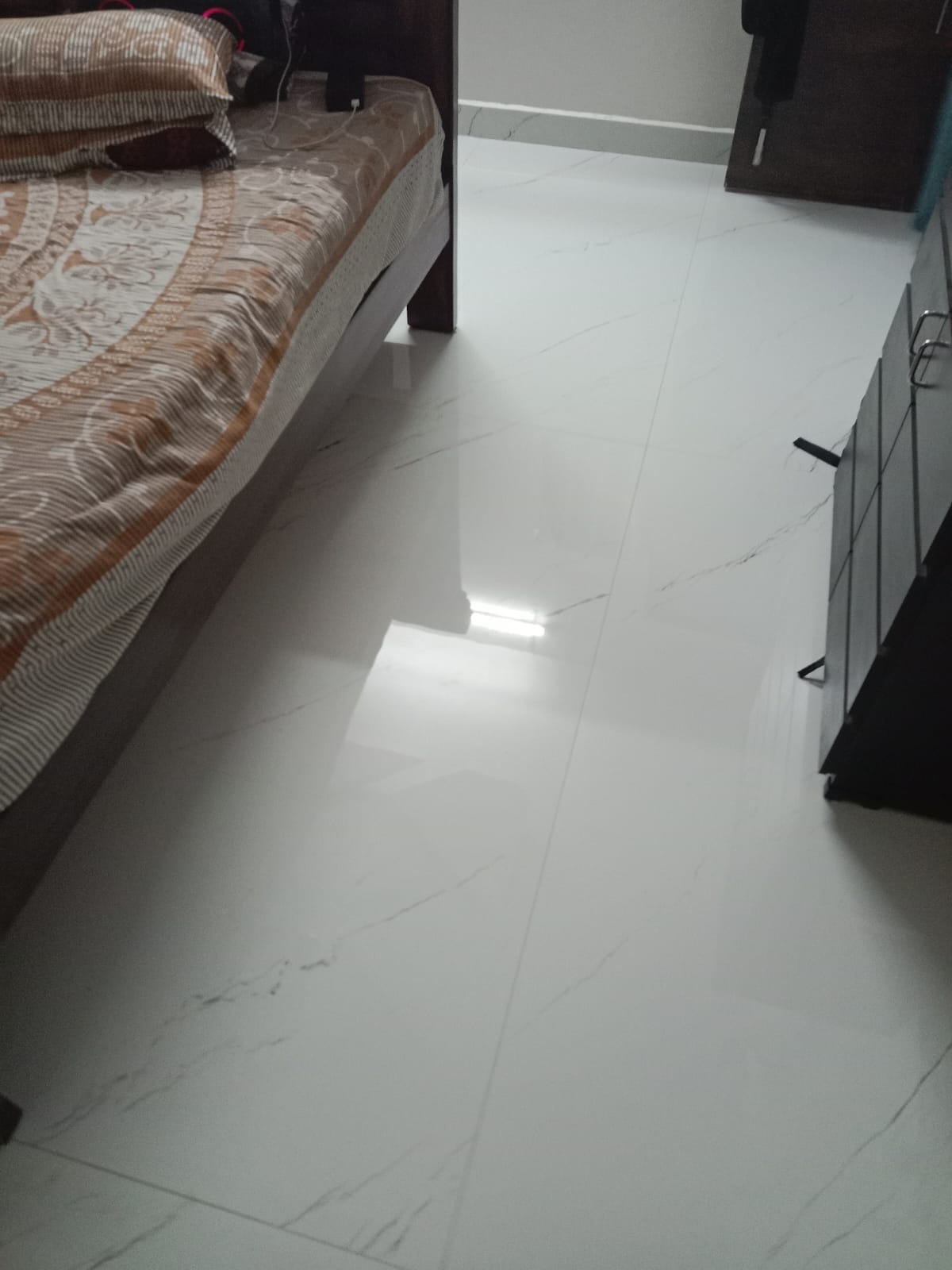 Glossy White Marble-Look Bedroom Flooring