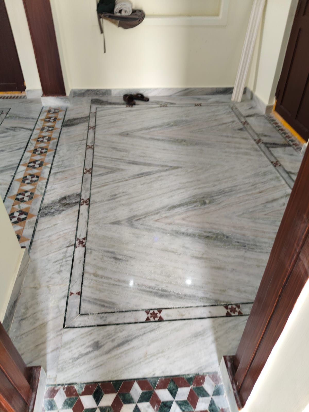 Decorative Marble Flooring with Inlay Border